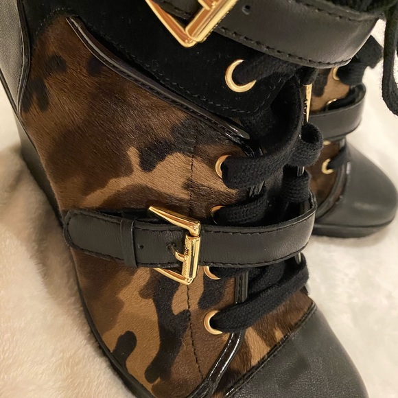 Micheal Kors Combat Wedge - Picture 3 of 8